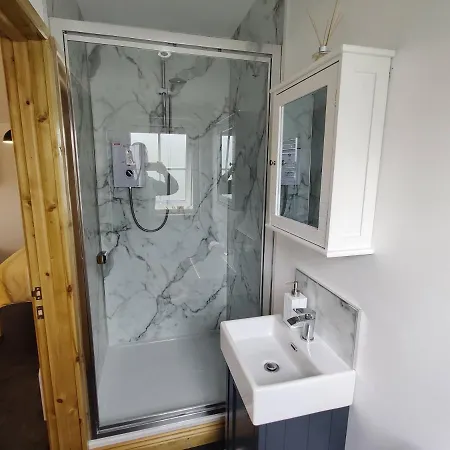 Σαλέ Bumble Bee *