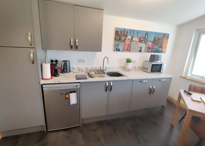 Chalé Bumble Bee Bootle (Cumbria)