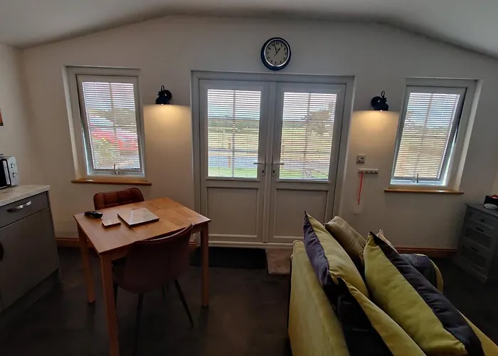 Bumble Bee Chalé Bootle (Cumbria)