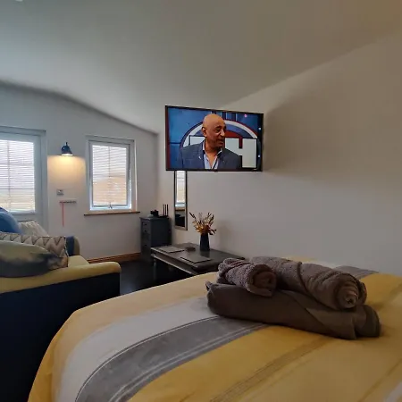 Bumble Bee Chalet Bootle (Cumbria)