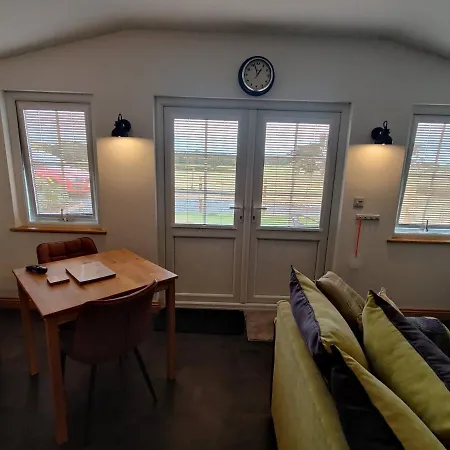 Bumble Bee Chalet Bootle (Cumbria)